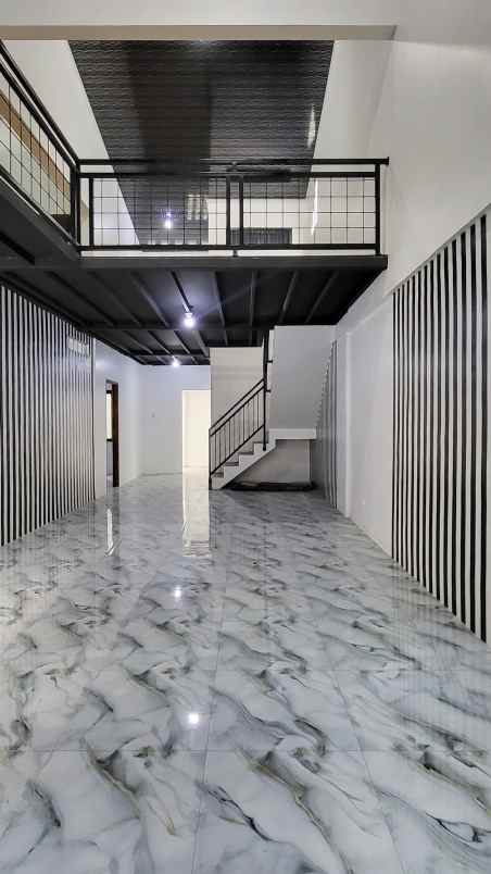 dijual rumah jalan chery komplek pu