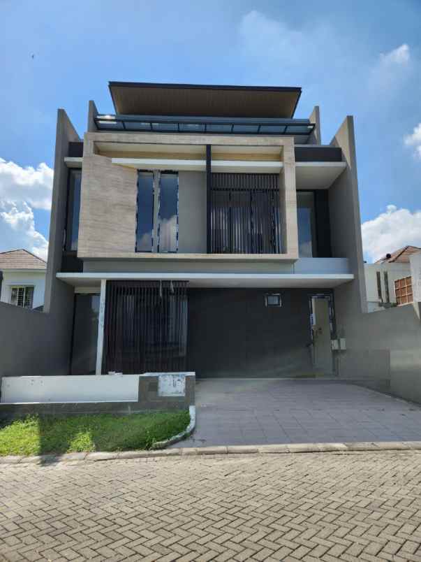 dijual rumah jalan crystal golf citraland
