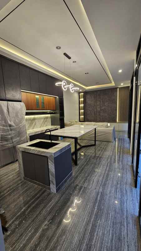 dijual rumah jalan fullerton place