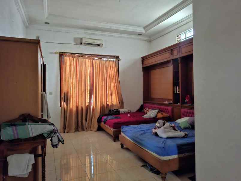 dijual rumah jalan gudang peluru kebon