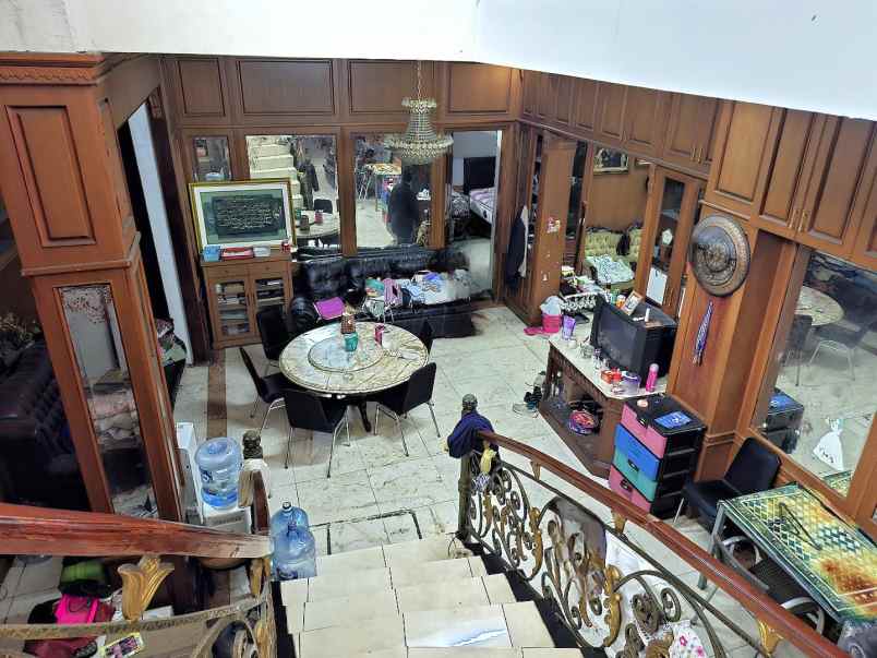 dijual rumah jalan gudang peluru kebon