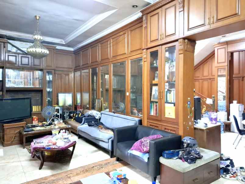 dijual rumah jalan gudang peluru kebon