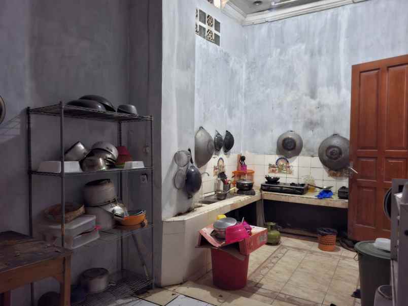 dijual rumah jalan gudang peluru kebon