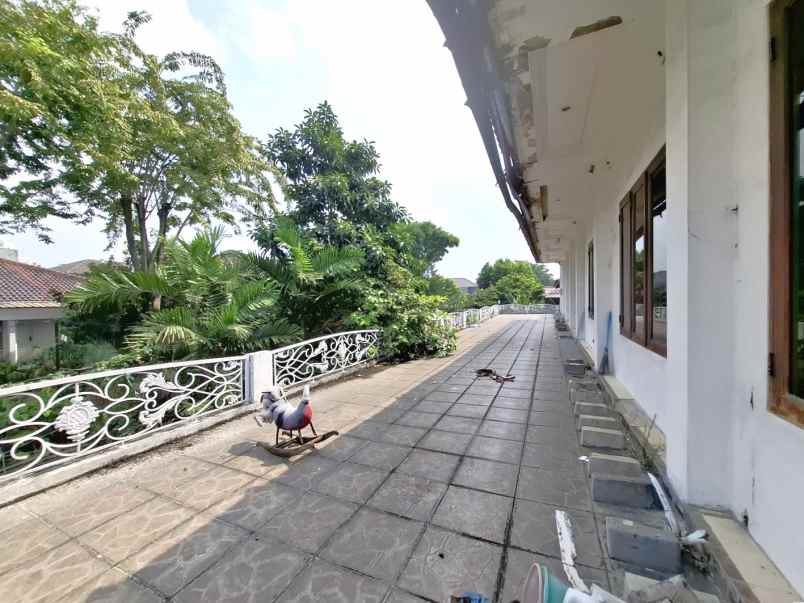 dijual rumah jalan gudang peluru kebon