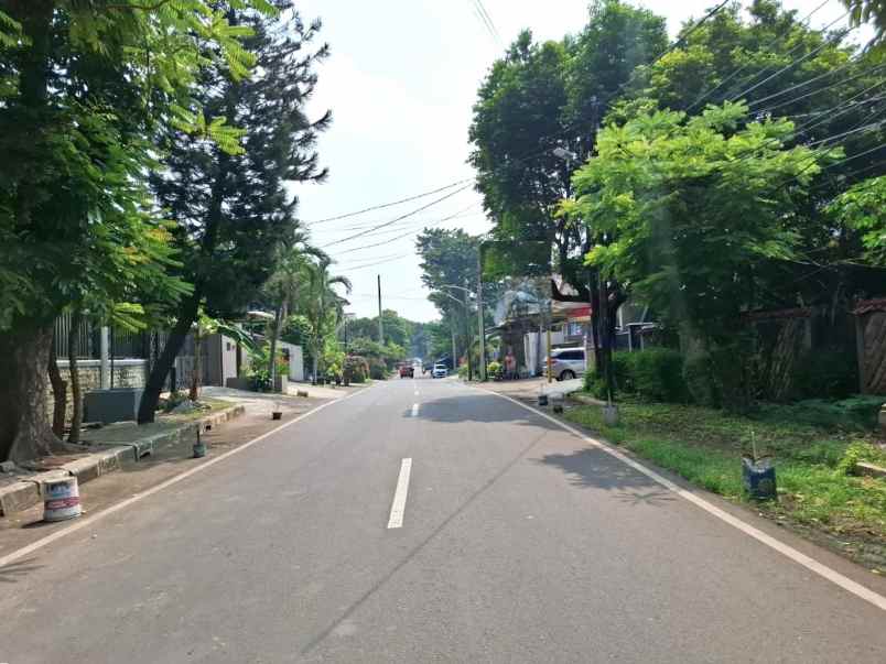 dijual rumah jalan gudang peluru kebon