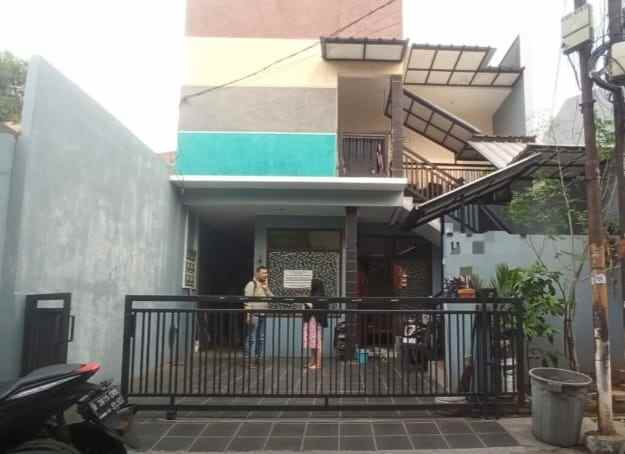 dijual rumah jalan h kel pasar minggu