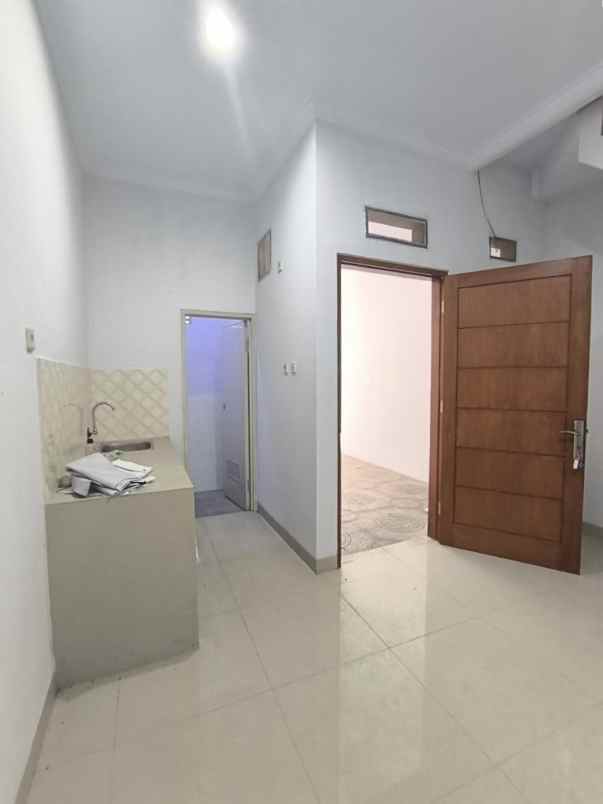 dijual rumah jalan kali baru timur