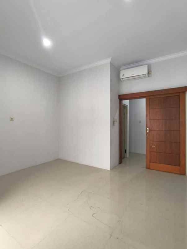 dijual rumah jalan kali baru timur