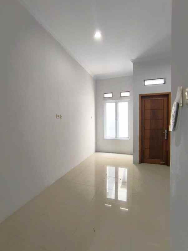dijual rumah jalan kali baru timur