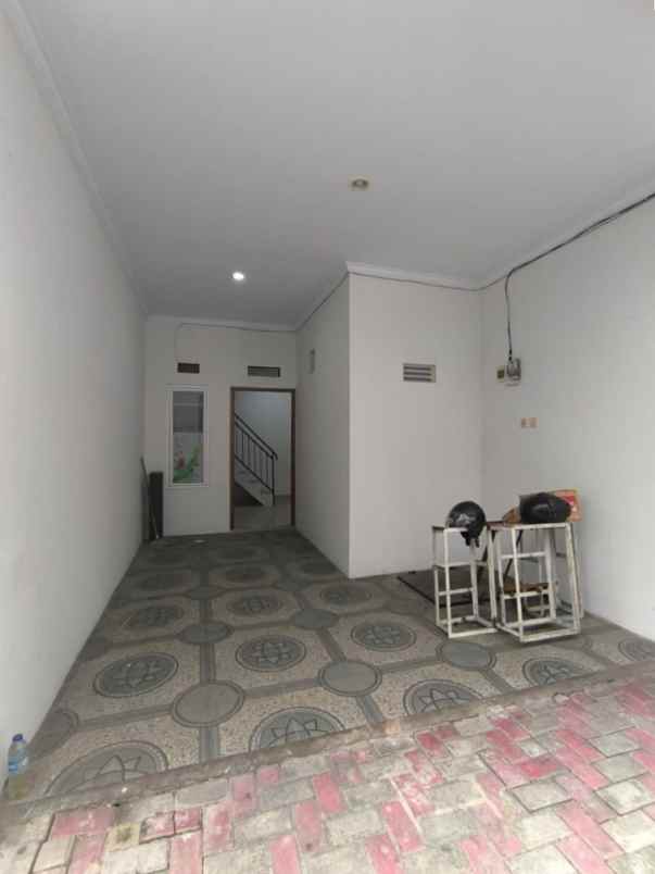 dijual rumah jalan kali baru timur