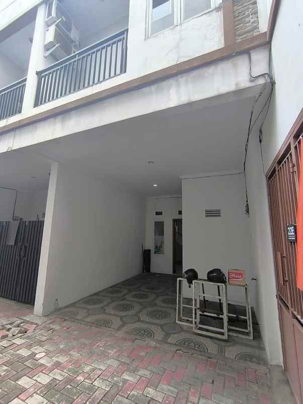 dijual rumah jalan kali baru timur