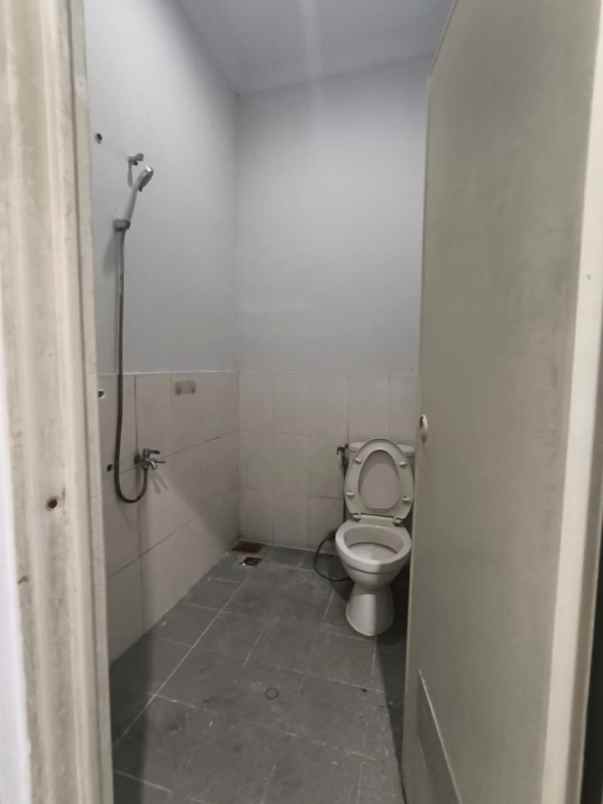 dijual rumah jalan kali baru timur