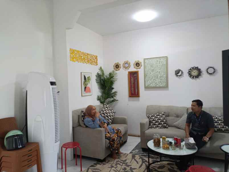 dijual rumah jalan karet komp villa d