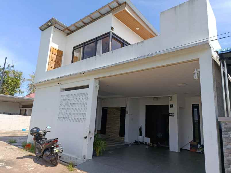 dijual rumah jalan karet komp villa d