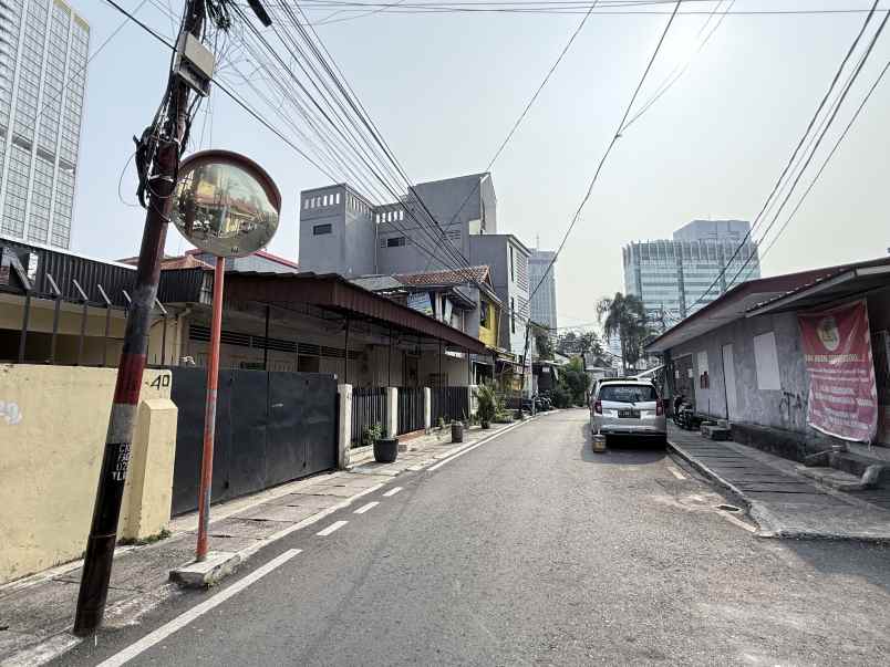 dijual rumah jalan kebon sirih barat