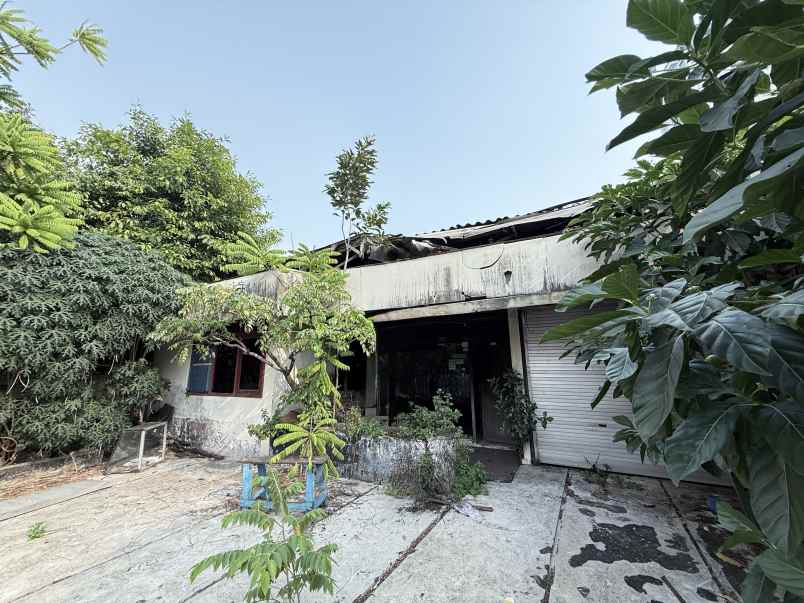 dijual rumah jalan kebon sirih barat