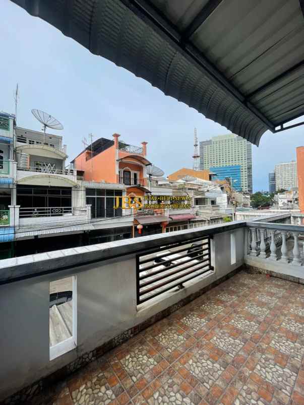 dijual rumah jalan laboratorium 1 depan