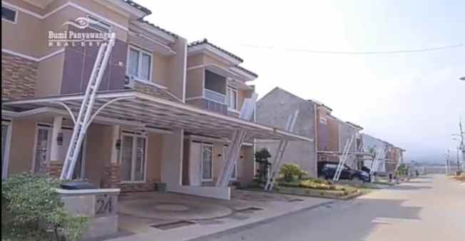 dijual rumah jalan puspa kencana no 2