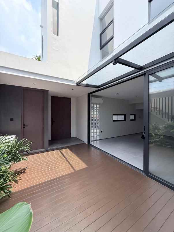 dijual rumah jalan raya cilandak residence