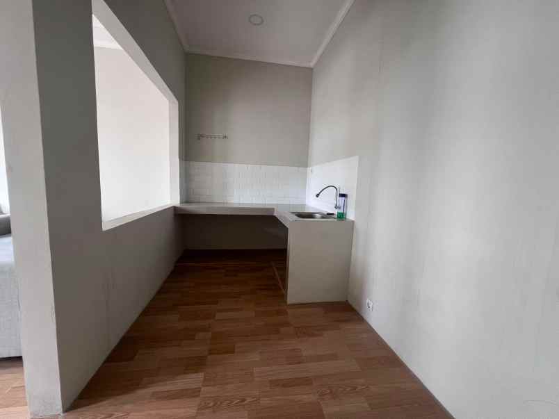 dijual rumah jalan raya kalimulya cilodong