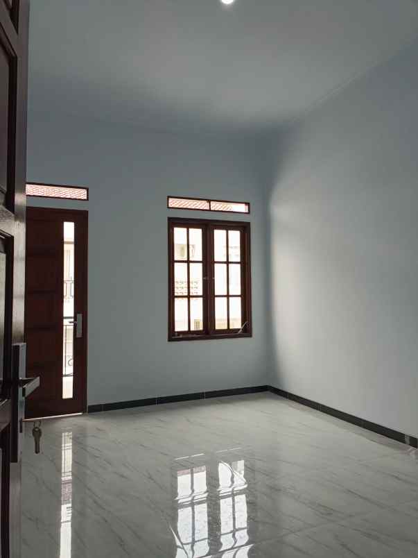 dijual rumah jalan raya margasatwa cilandak