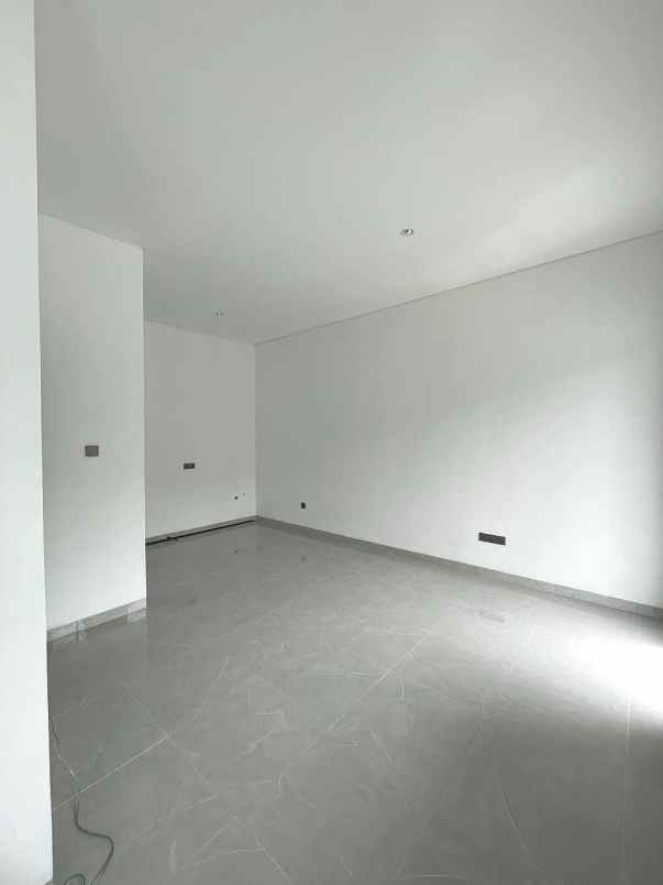 dijual rumah jalan raya pondok aren bintaro