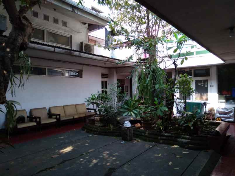 dijual rumah jalan raya pos pengumben