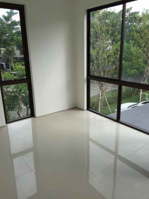 dijual rumah jalan raya sambikerep