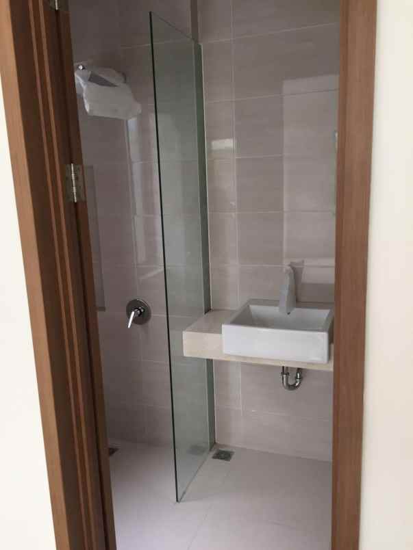 dijual rumah jalan raya sambikerep