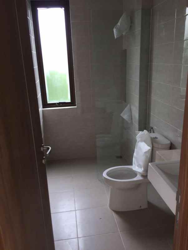 dijual rumah jalan raya sambikerep