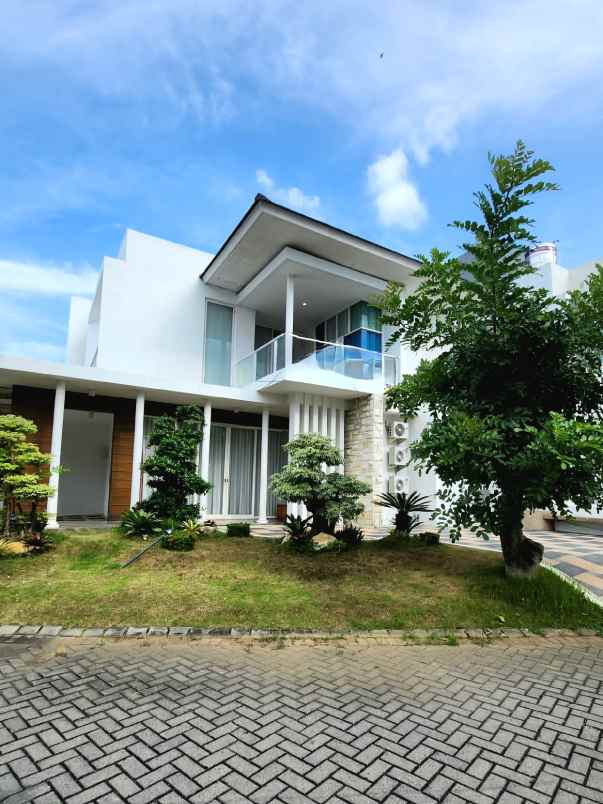 dijual rumah jalan royal residence