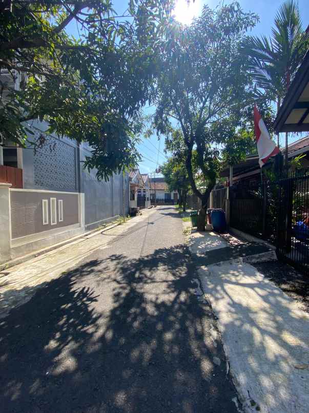 dijual rumah jalan samarinda sayap