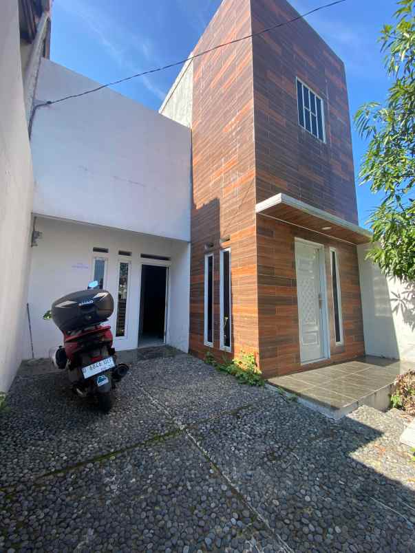 dijual rumah jalan samarinda sayap