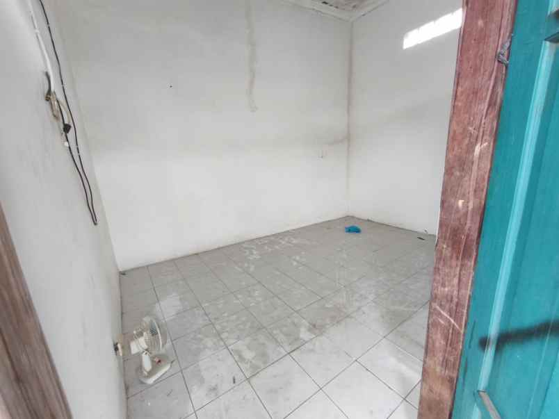 dijual rumah jalan singa kalicari