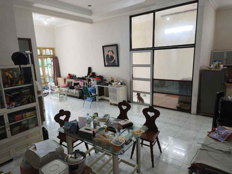 dijual rumah jalan singa kalicari
