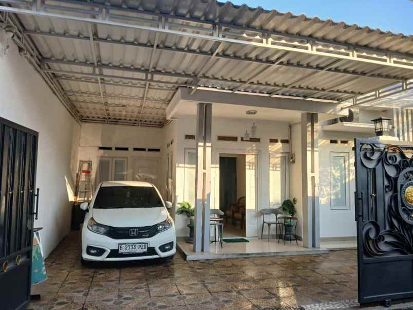 dijual rumah jalan wahab kemang sari