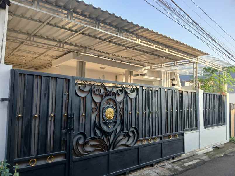 dijual rumah jalan wahab kemang sari