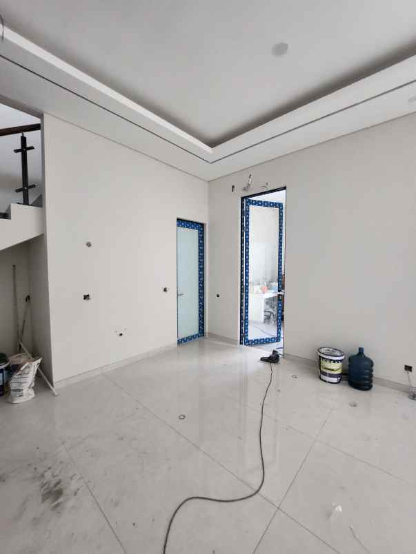 dijual rumah jalan woodland citraland
