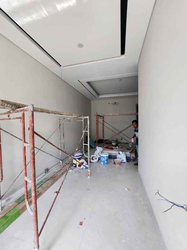 dijual rumah jalan woodland citraland