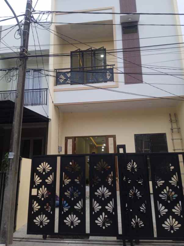 dijual rumah janur kuning residence
