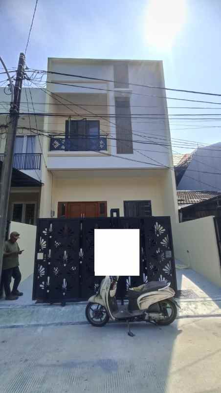 dijual rumah janur kuning residence