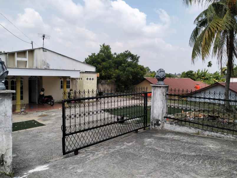 dijual rumah jl bambu kuning