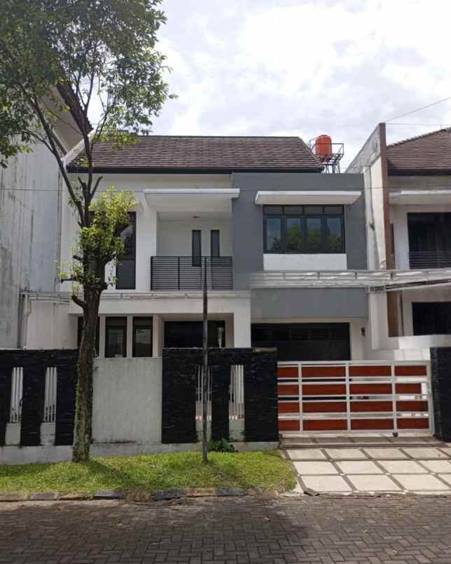 dijual rumah jl batununggal