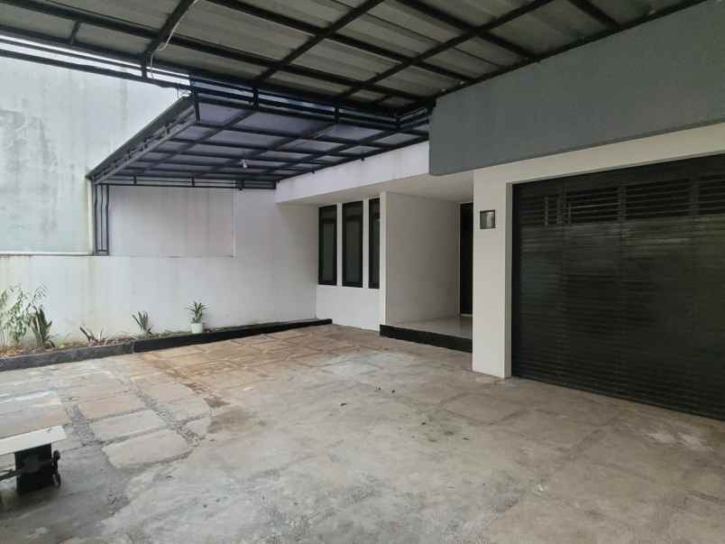 dijual rumah jl batununggal