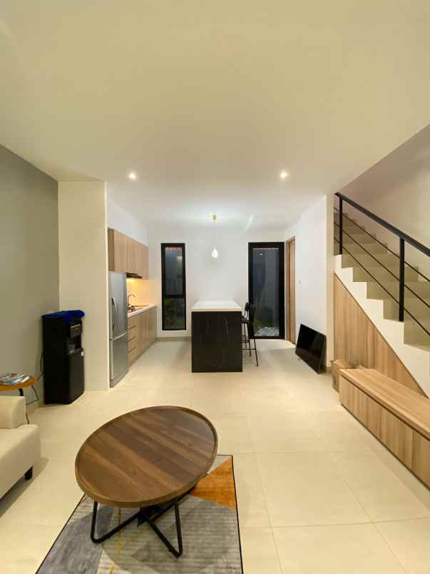 dijual rumah jl cendrawasih