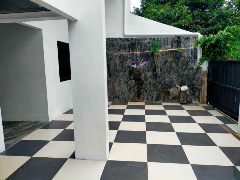 dijual rumah jl chery komplek pu