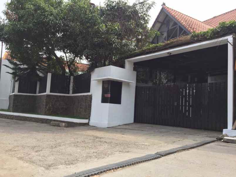 dijual rumah jl cibaligo cihanjuang kec