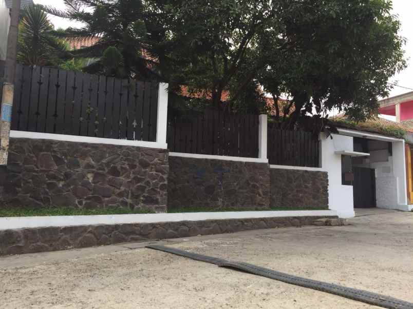 dijual rumah jl cibaligo cihanjuang kec
