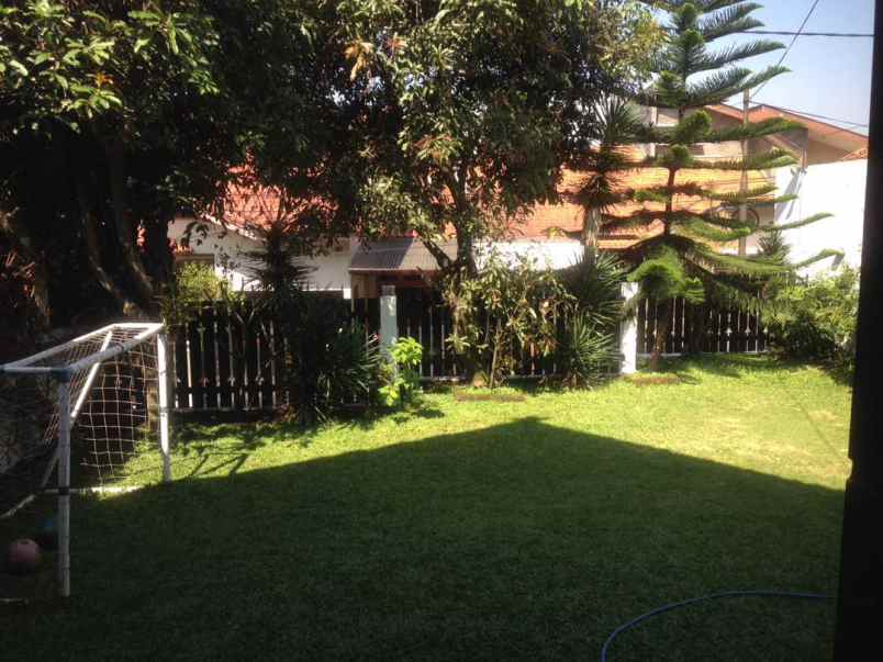 dijual rumah jl cibaligo cihanjuang kec