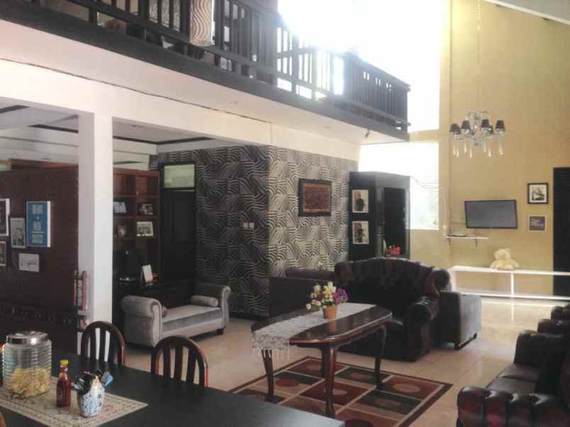 dijual rumah jl cibaligo cihanjuang kec